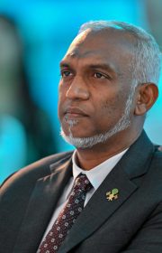 މެޑަމް ސާޖިދާ ޖަލްސާއެއްގައި | ފޮޓޯ: ރައީސް އޮފީސް